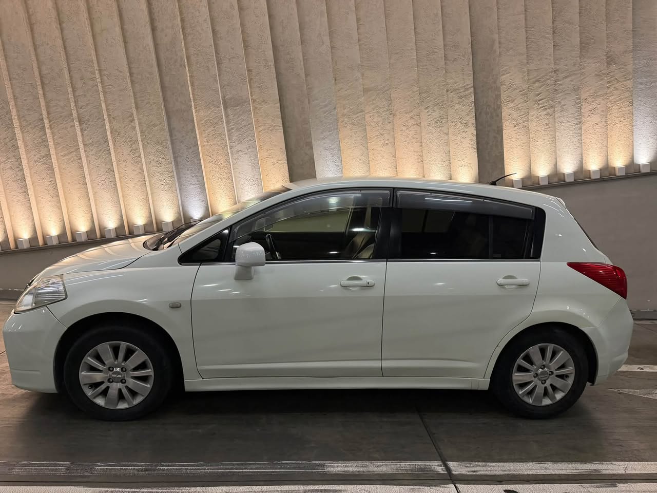 Nissan Tiida 2005