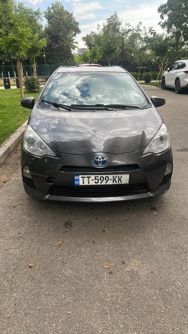 Toyota Prius C 2013