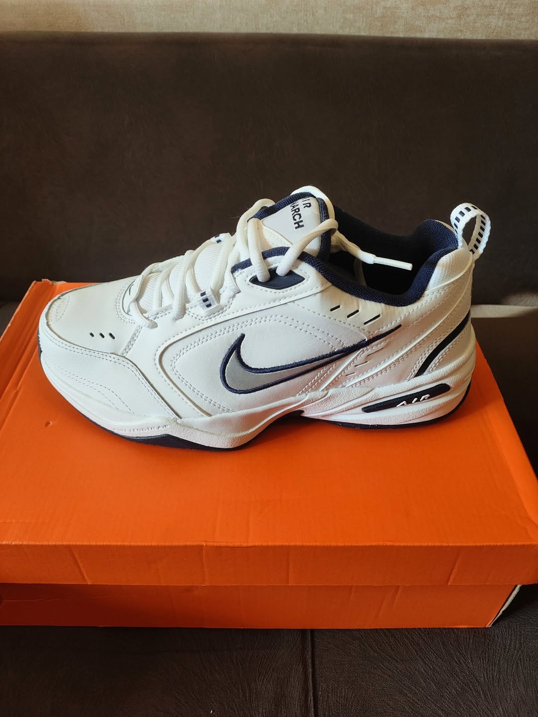 Nike-ի նոր և բնօրինակ կոշիկներ։ Չափս.
