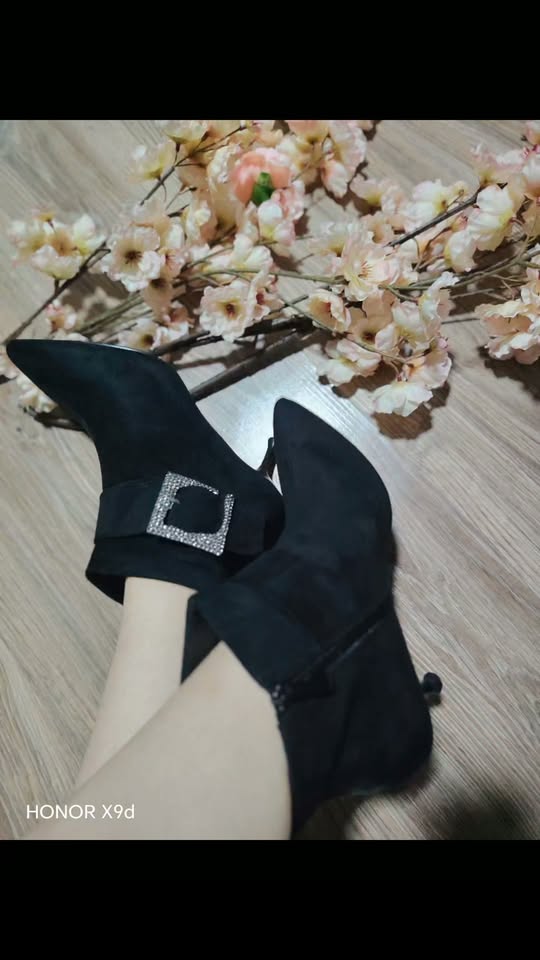 New collection black velvet shoes