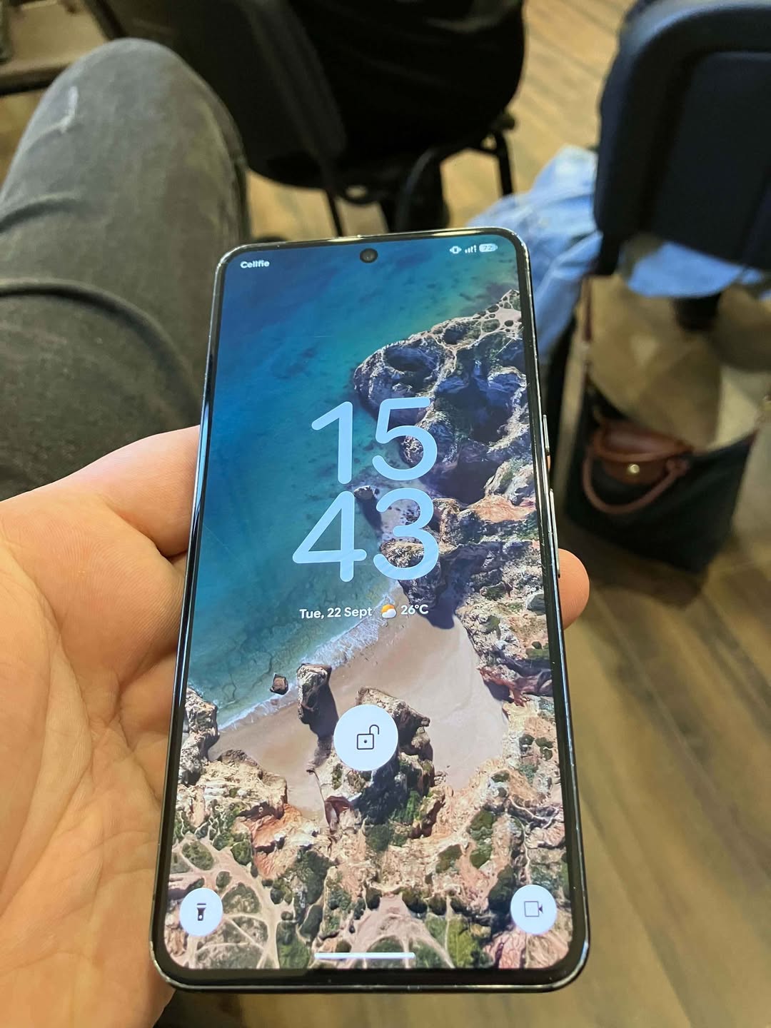 google pixel 8 pro ...on the screen — 900₾