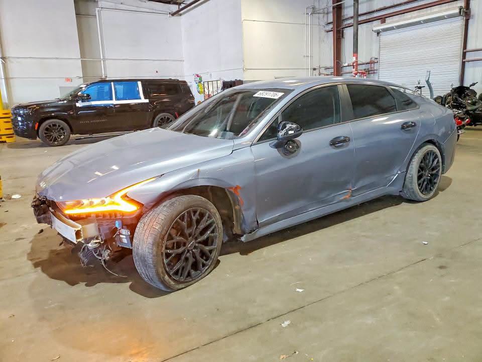 Kia K5 — 4,200$