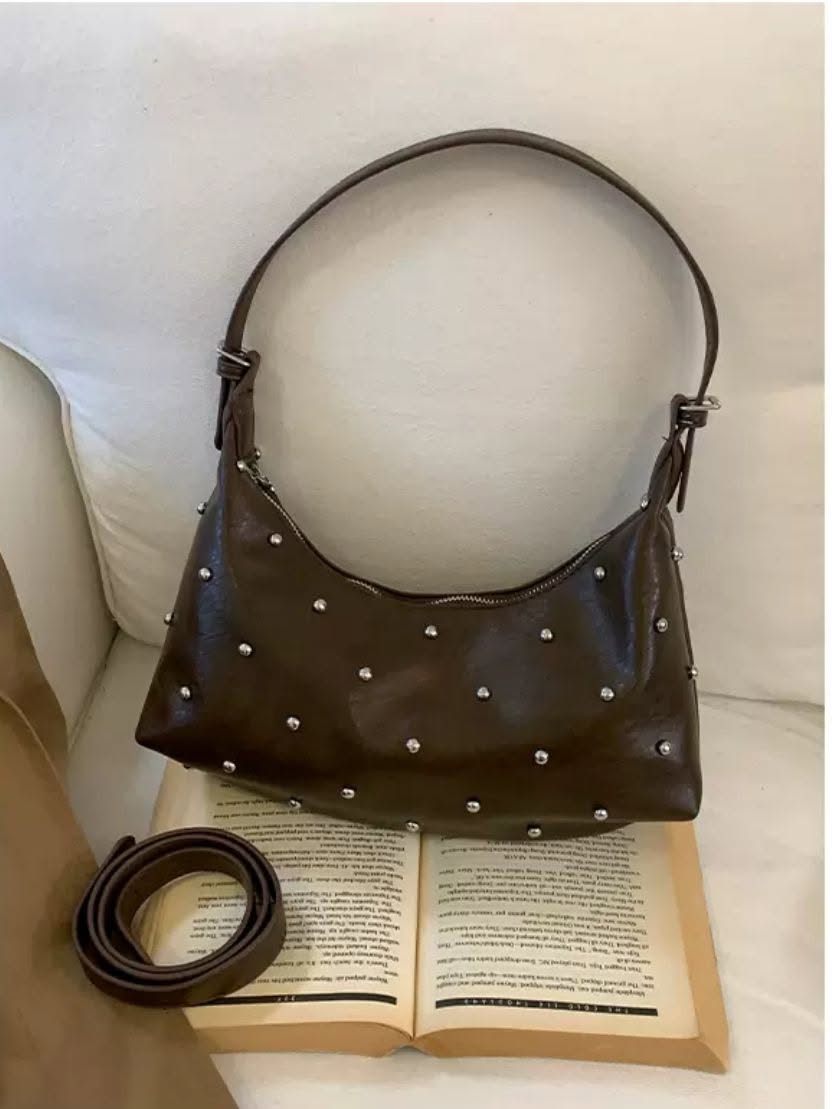 Kahverengi studs omuz çantası