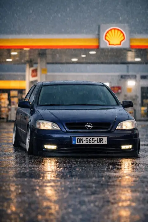 Автомобиль 1999