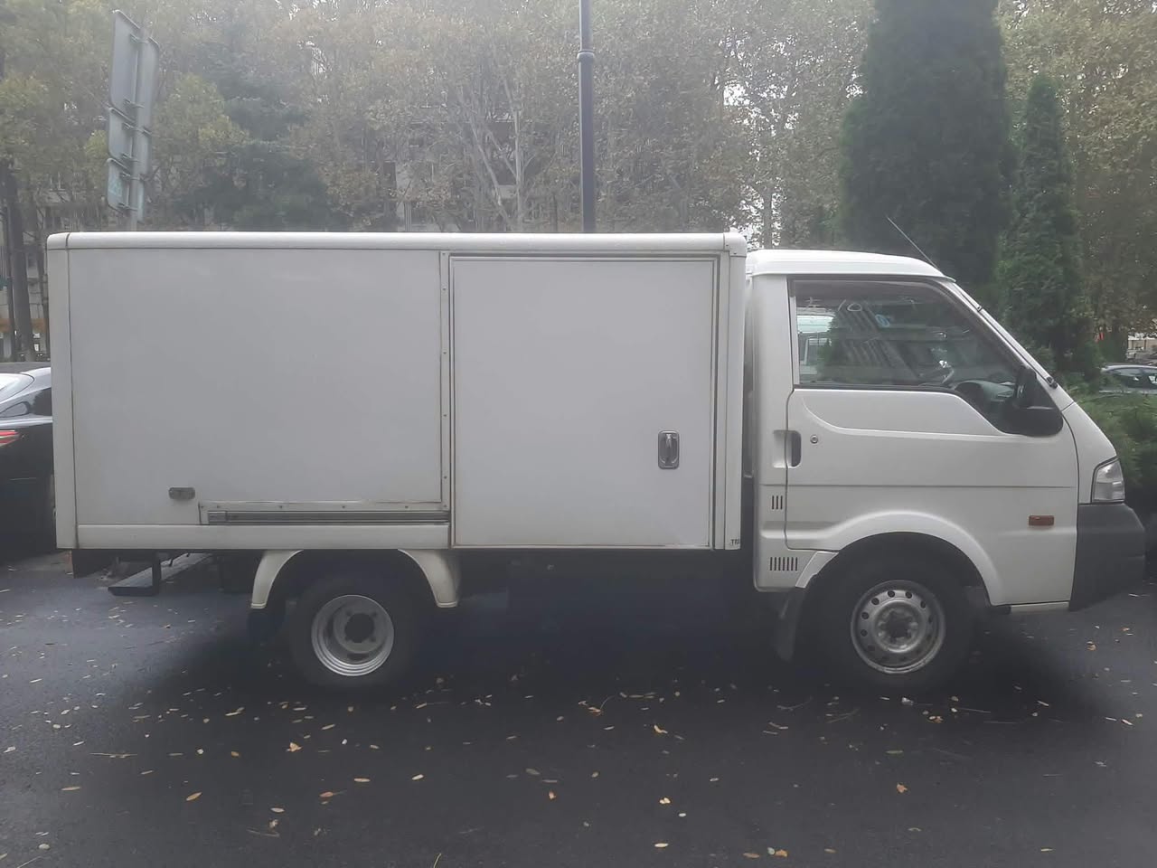 Mazda Bongo 2015 — 8,000$