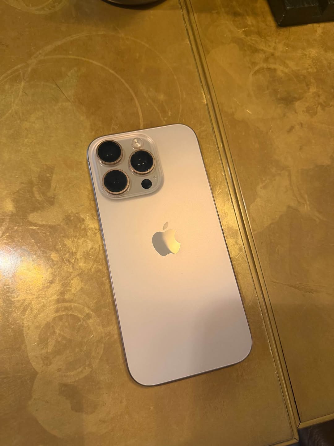 iPhone в оригинальной коробке, батарея 88%