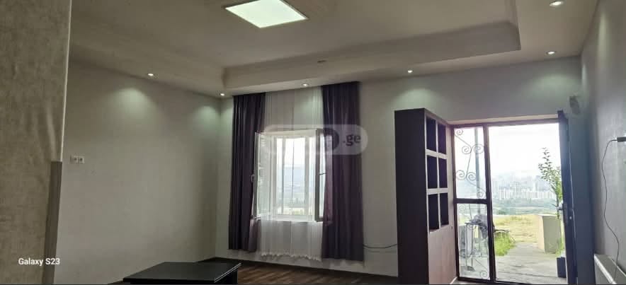Продаётся 3-комнатная квартира, Тбилиси — $77,000