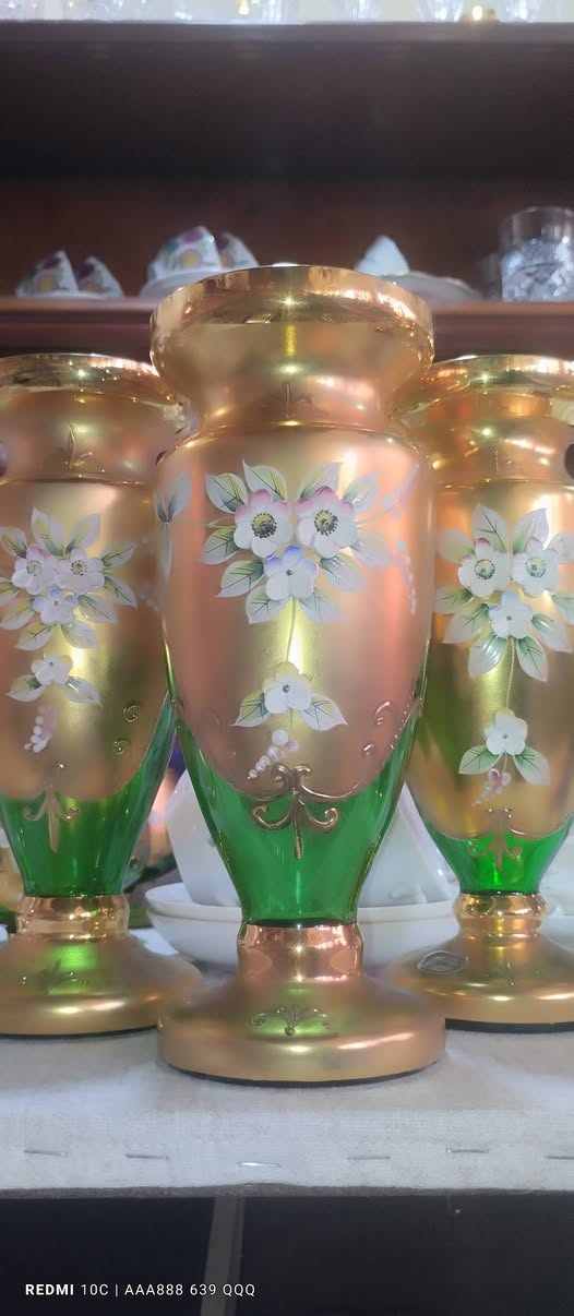 Rococo-style gilded glass vase