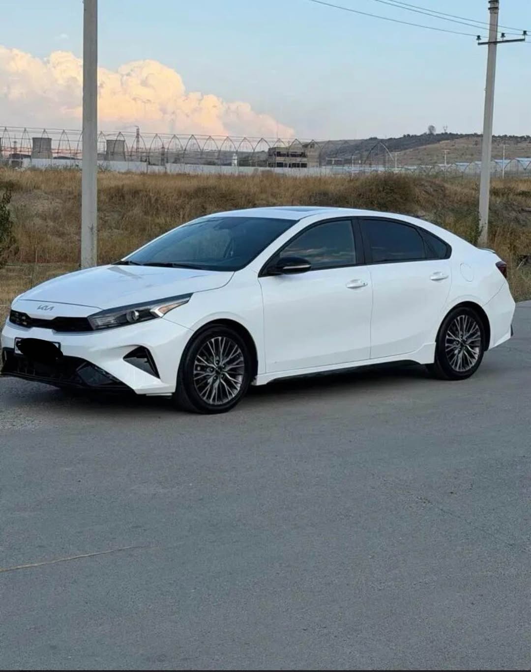Kia Forte 2021, white, full options