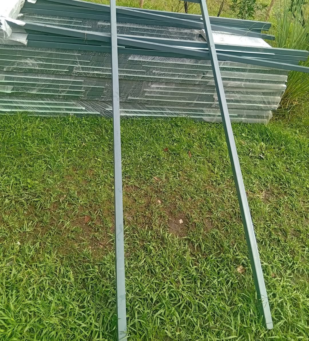 40x40-lik qatranlı kvadratlar satılır. Qalınlığı 30₾