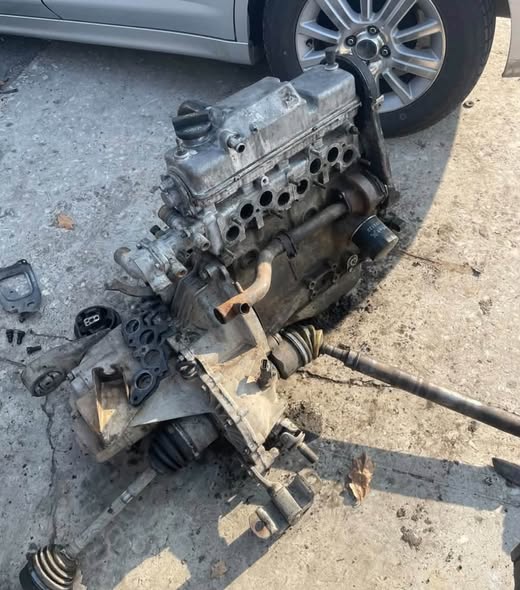 Lada Priora engine and gearbox parts