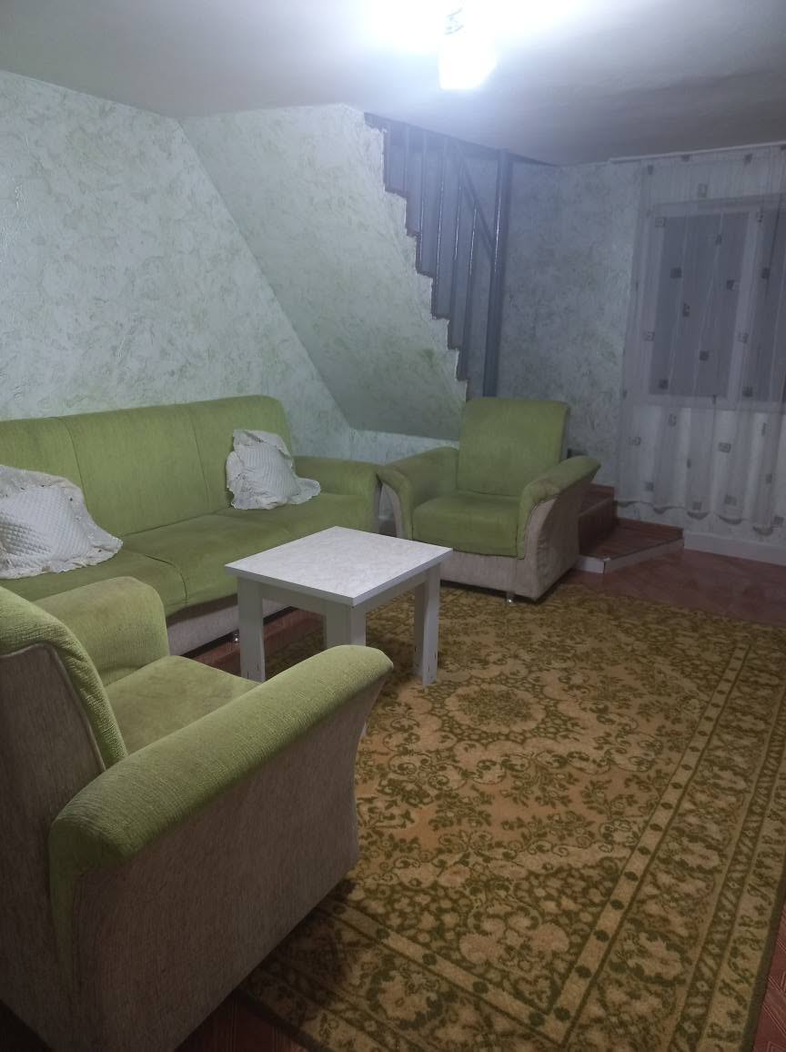 Kirayə verir bina Xelvaçauri Akaki Şainidzinin 35