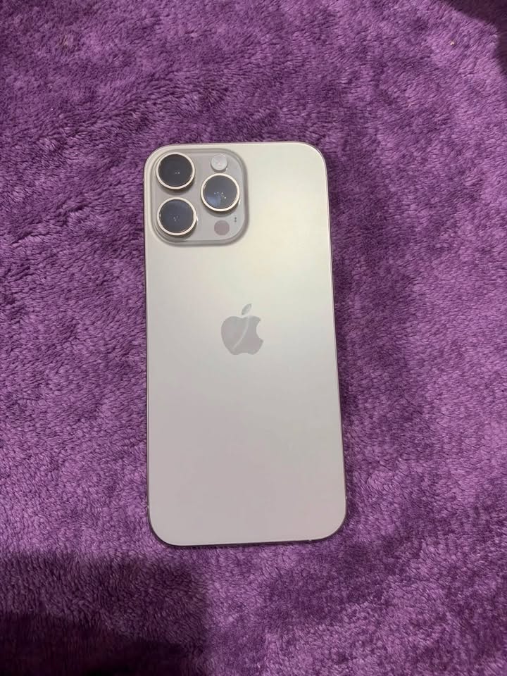 iPhone 16 Pro Max 256GB, 90% battery