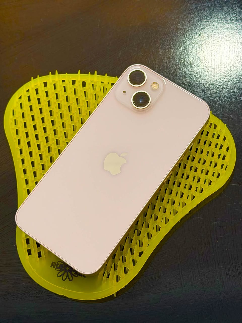 iPhone 13 Pink, 128 GB; BH 76%. Telefonun fiyatı — 550₾