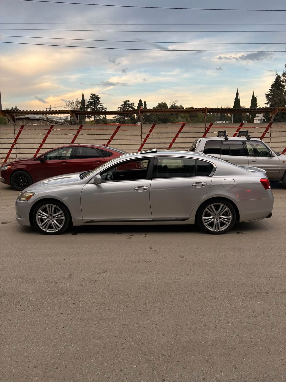 იყიდება 3.5 ჰიბრიდი 4300€ 2006 წ