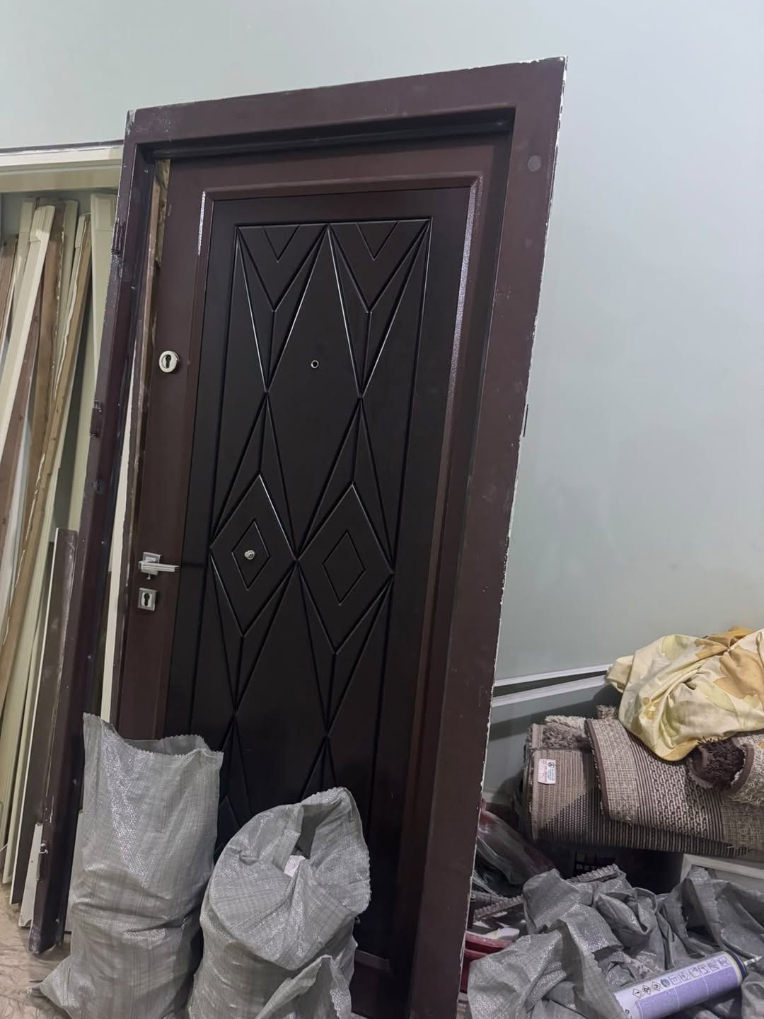 ❗140 Azn seyf qapı satılır.Ölçü:1.95*90.Ünvan:Nərmanov.A1(7500)