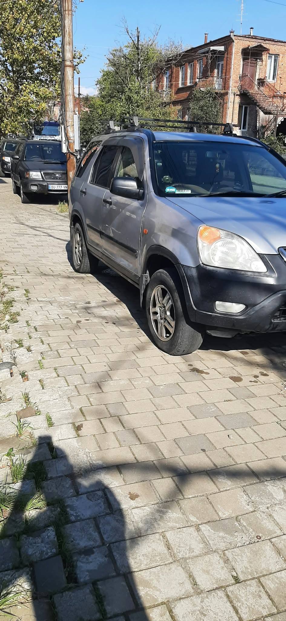 It is in Kutaisi. 2200 dollars. 2003 model. Galovka's spark plug is burnt here.
