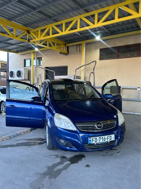 Опель Зафира 2008
