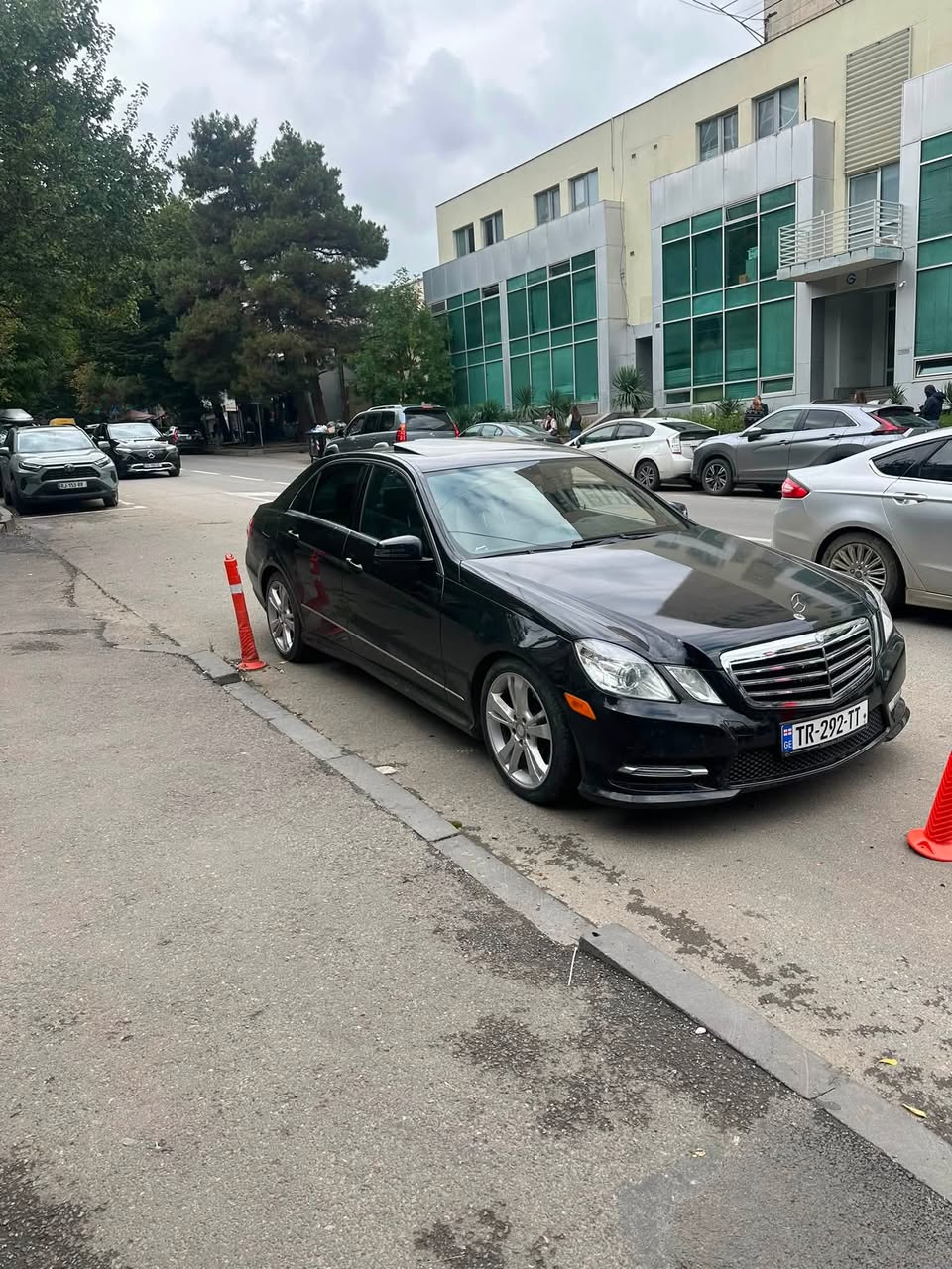 2012-ci il E350 arxa təkərli ideal — 8,500$