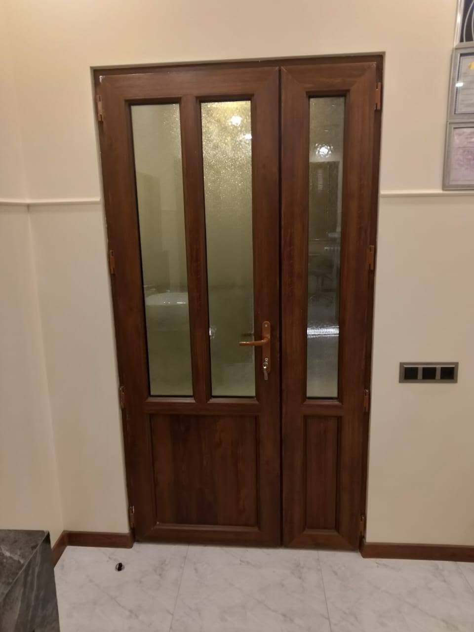 3'lü kapı satılık, çok az kullanılmış.