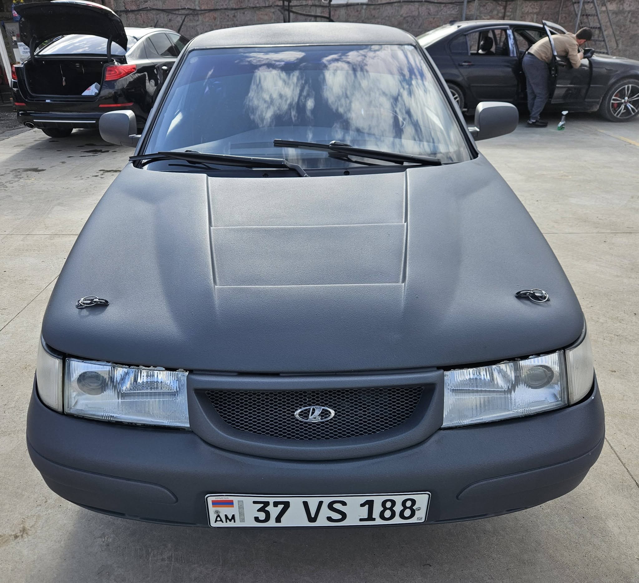 2005 yılında 2.112 modeli 2.500 dolarla satıldı.