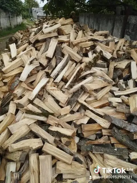 Satılır yüksək keyfiyyətli şəşə. Mənə məhsulun çatdırılması var.