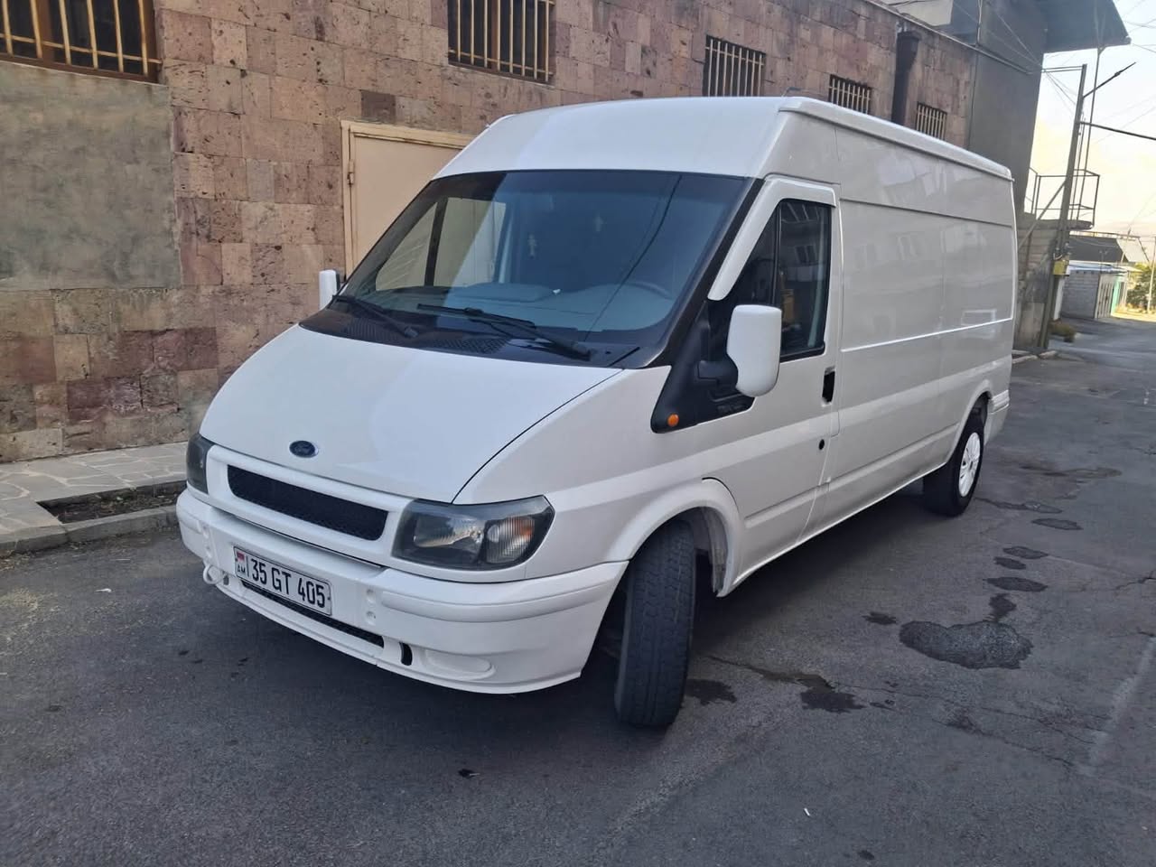 Ford Transit 2000 — 8,800$