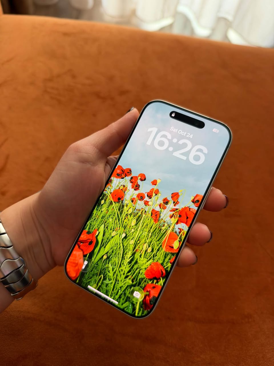 iPhone 17 Pro Silver იყიდება iPhone — 2,600₾