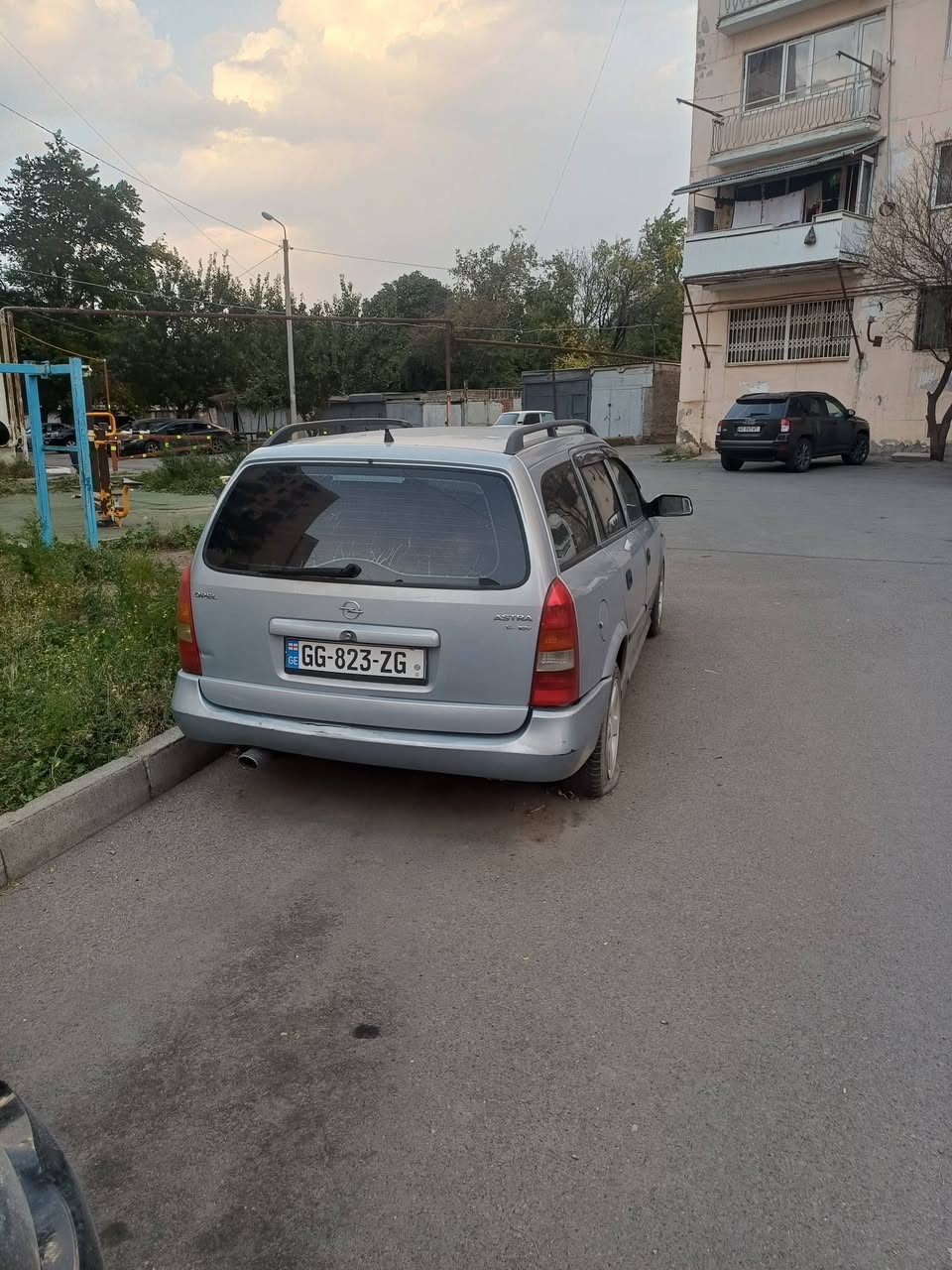 Վաճառվում է Opel Astra 1000 դոլարով