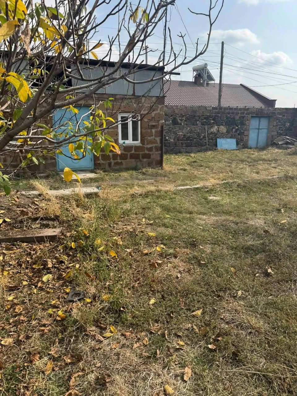 Двухкомнатный дом, 800 кв.м земли при доме
