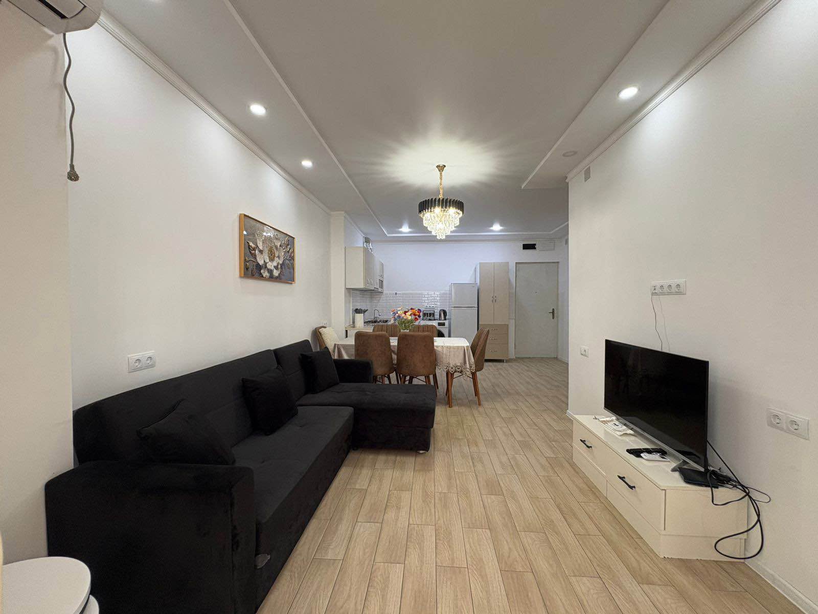2 otaqlı mənzil kirayə, Batumi — $600