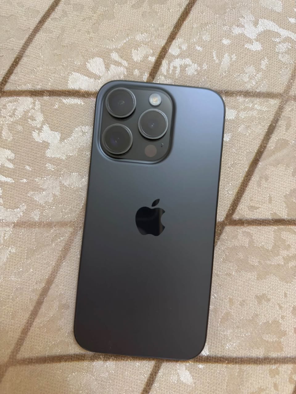 Срочно продается iPhone 15 Pro | — 1,400₾