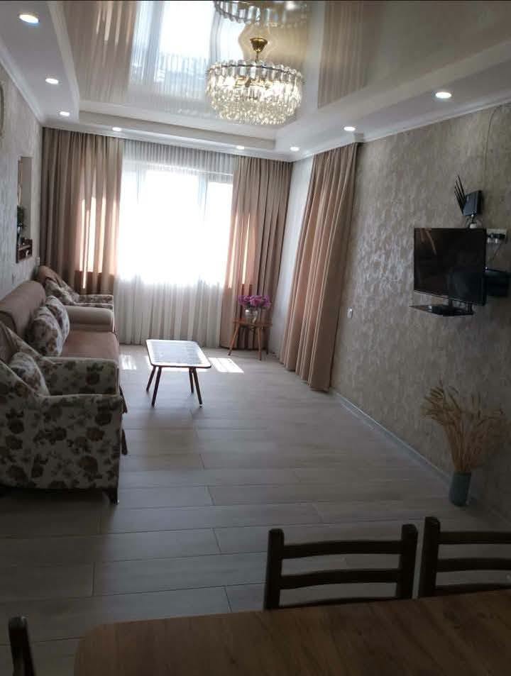 იყიდება 5-ოთახიანი ბინა, თბილისი — $145,000