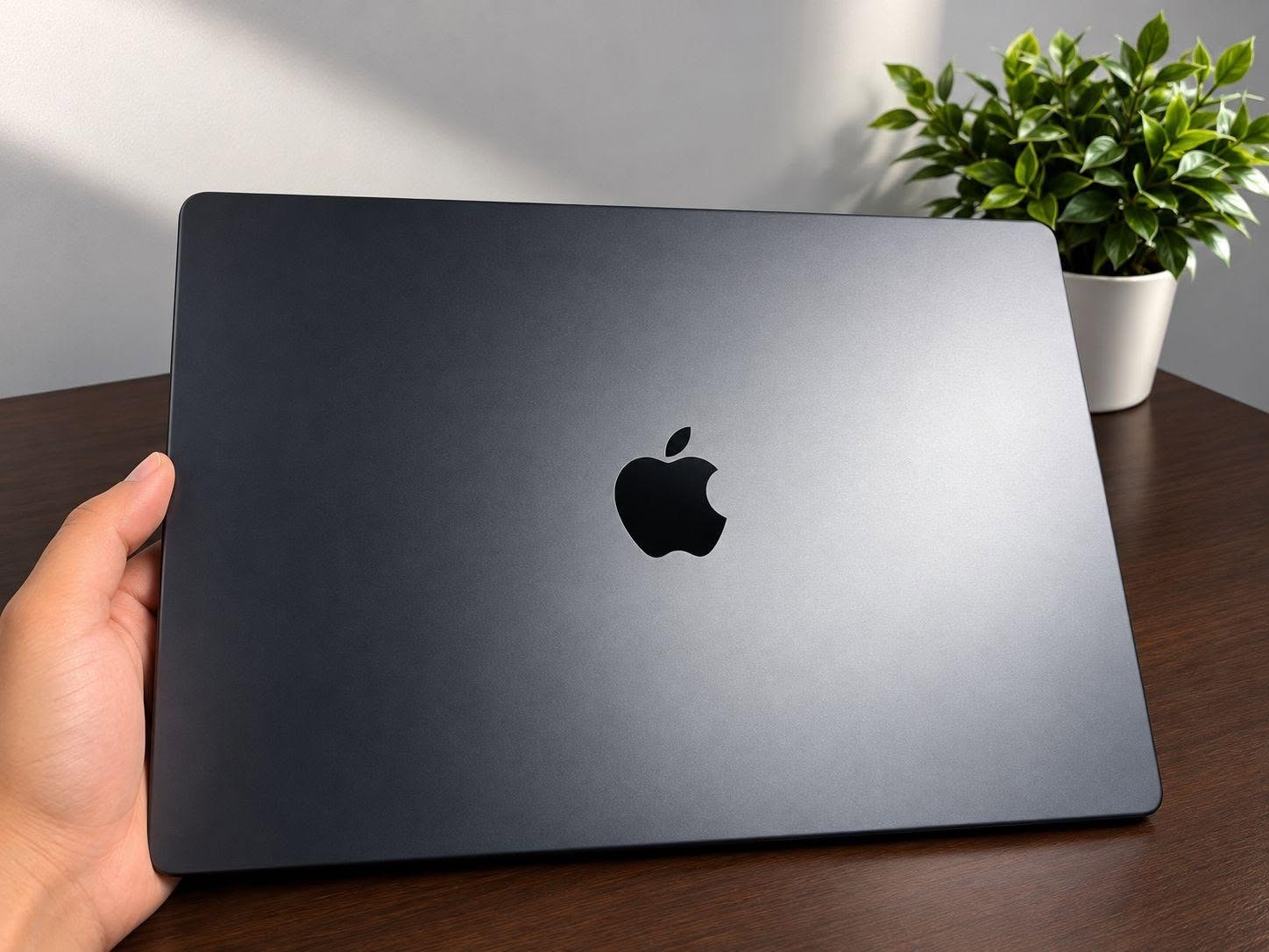 MacBook Pro M4 Pro, 11 циклов заряда