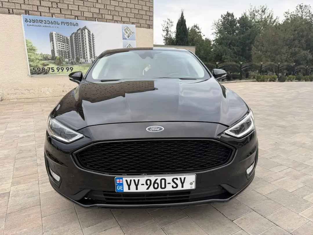 Avtomobil
