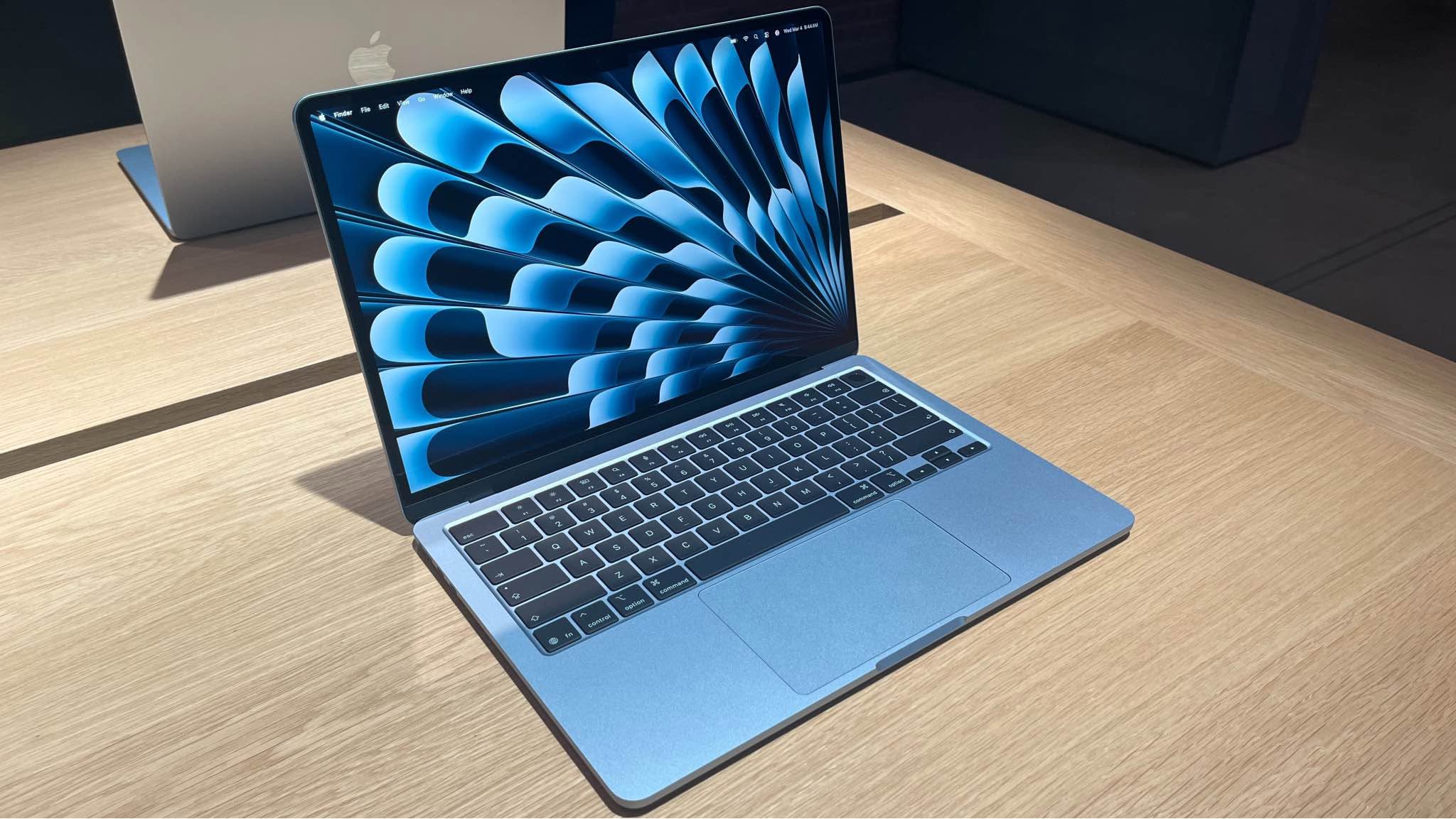Macbook air m5 42 ჯერ დატენილი