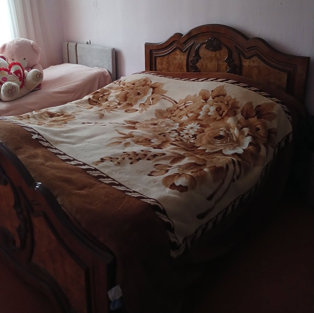 2 kişilik yatak, çok iyi durumdadır