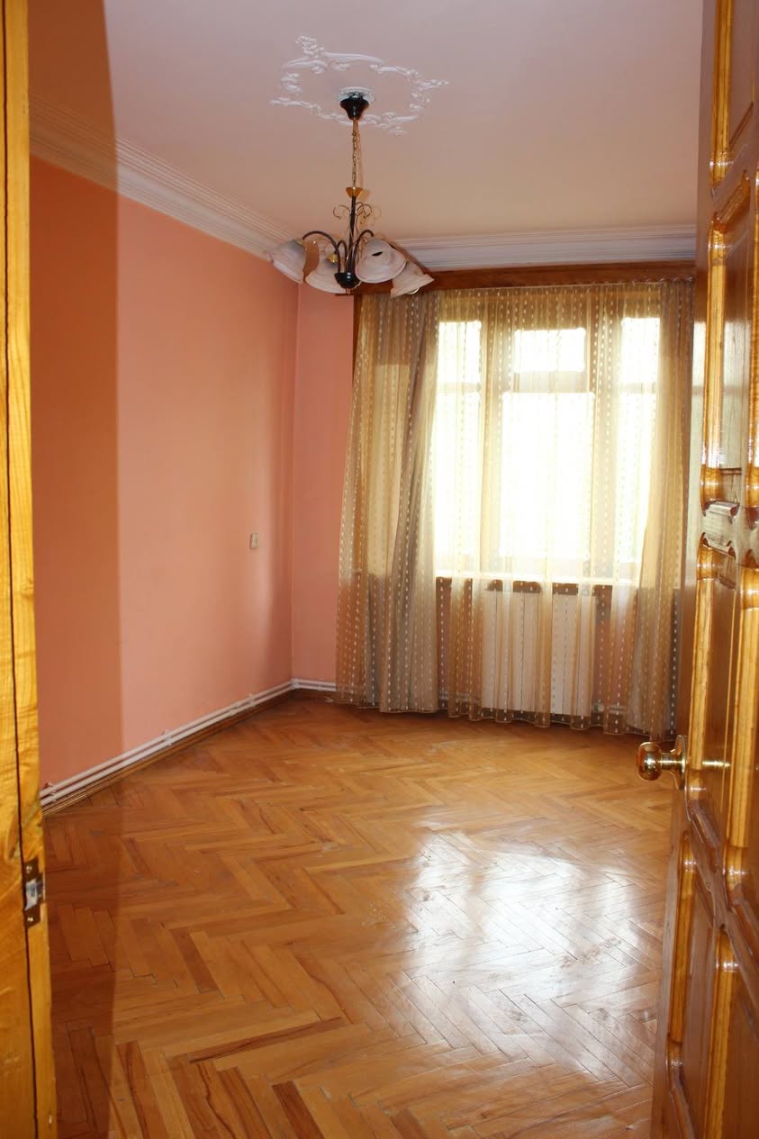 Mənzil satılır, Tbilisi — $130,000