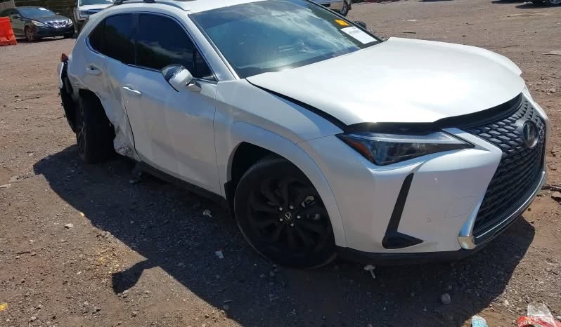 Lexus UX 300h 2025 — 16,200$