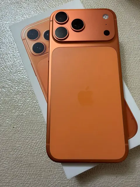 iPhone 17 Pro Max, battery 94%