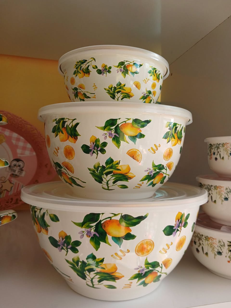 Limonlu salata kupaları