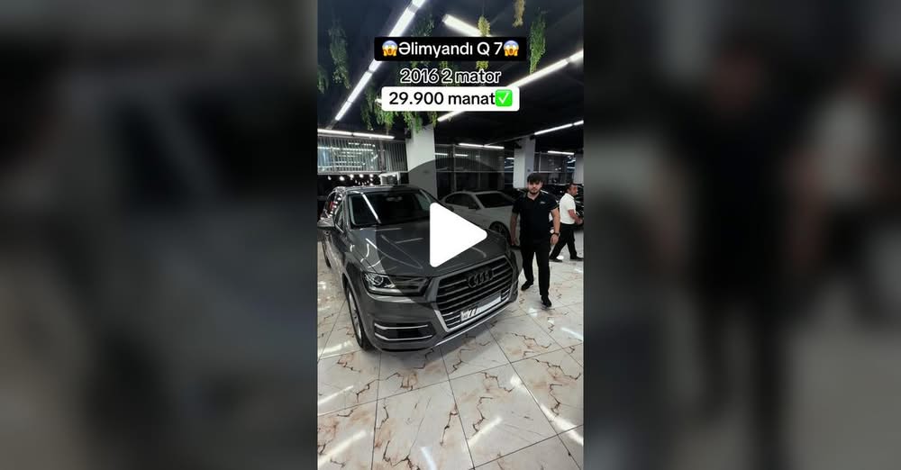 Audi Q7 2016 avtomobil