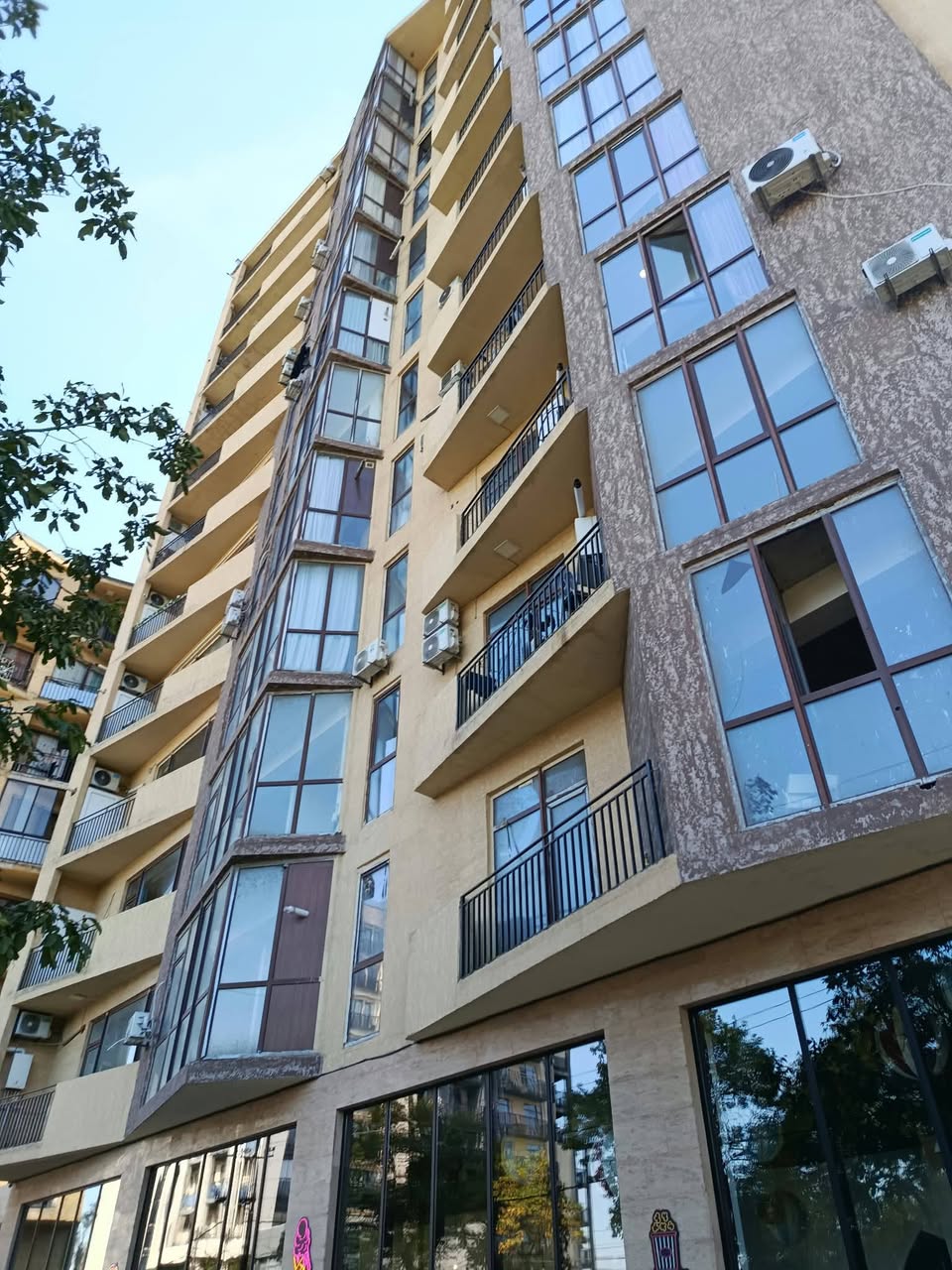 Satılır mənzil, Tbilisi