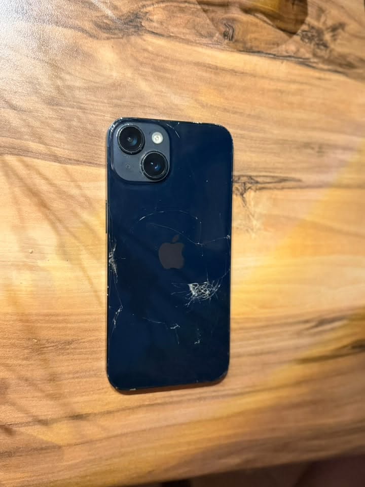 iPhone 14, დაზიანებული უკანა მხარე, 85% ბატარეა