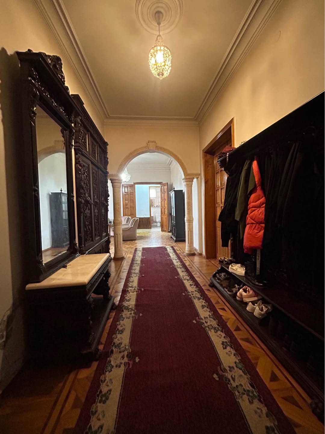Վաճառվում է բնակարան, Քութայիսի
