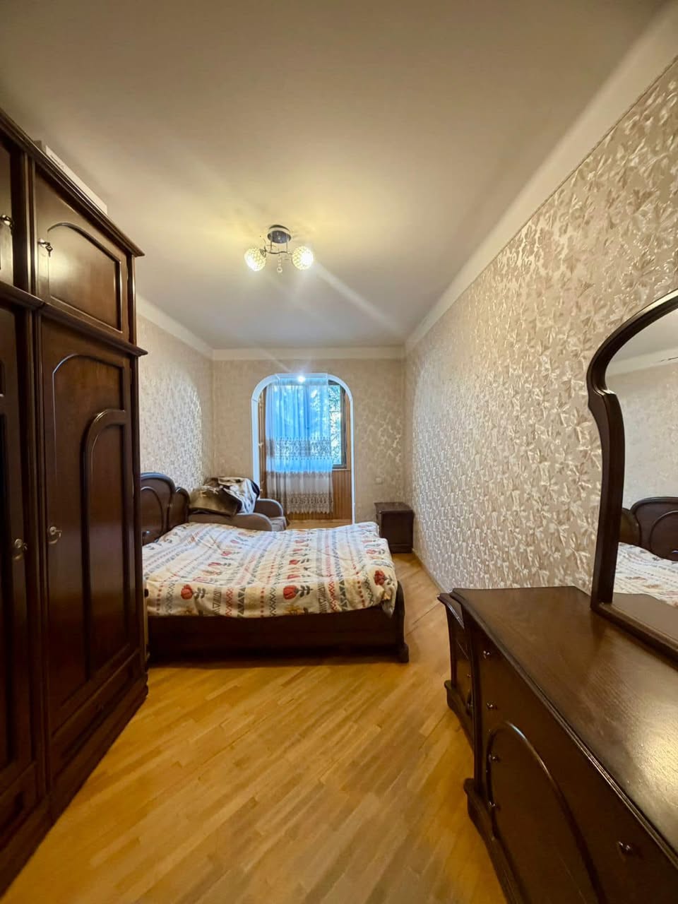 Վաճառվում է 2 սենյականոց բնակարան, Թբիլիսի — $98,000