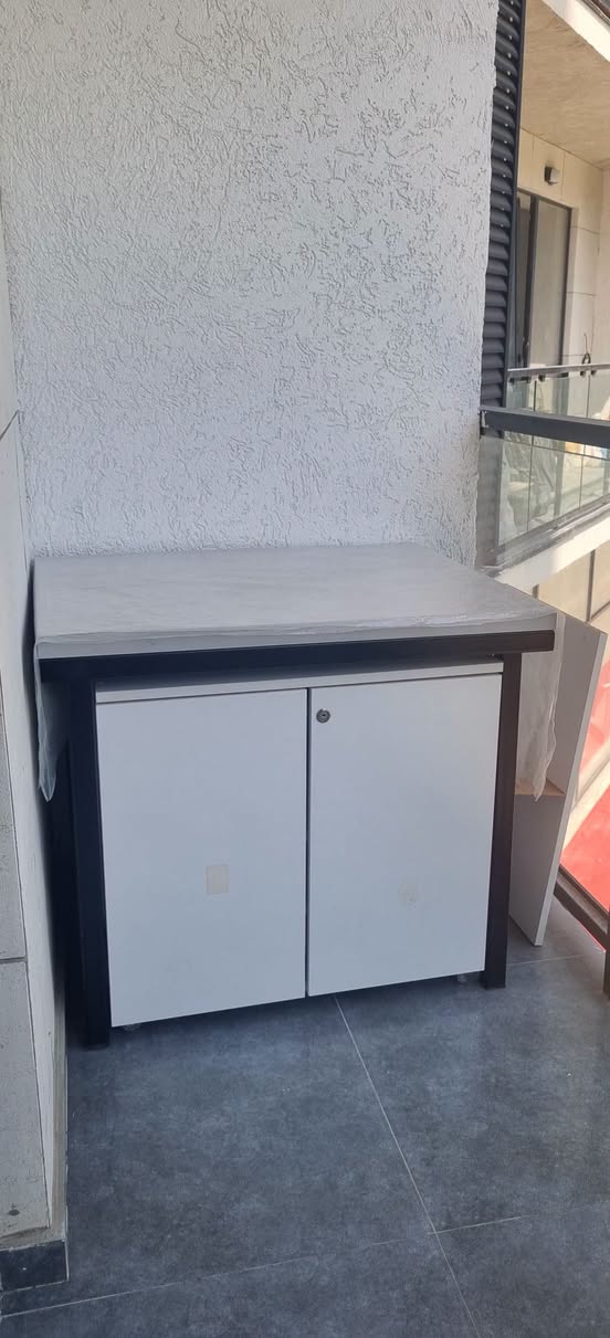 2 masa ve sandalye satılık