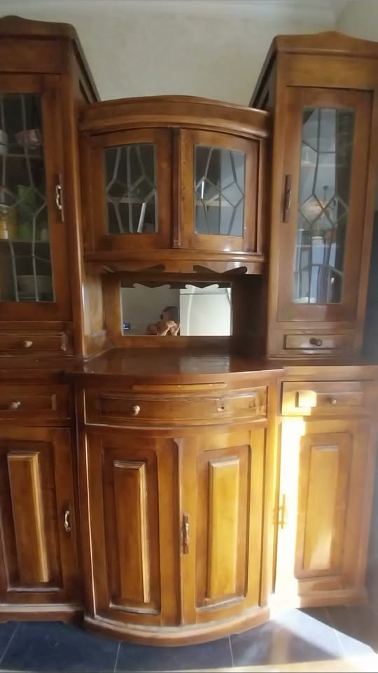 Qədim mebel taxta komod, yeni restavrasiya