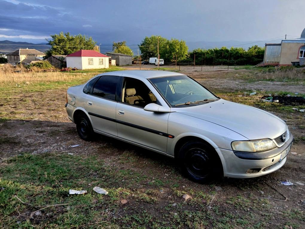 Qaz 1996 — 1800₾