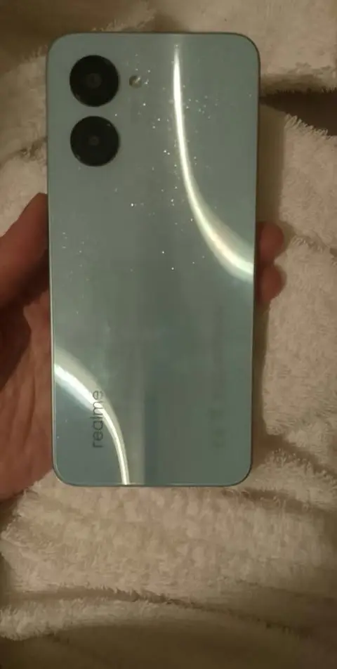 იყიდება 64GB ფასი:180